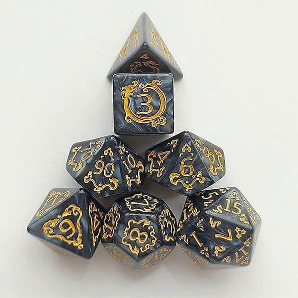 7 st DND-tärningar 7 st/set drakmönster polyedriska tärningar rollspel D&D TRPG brädspelstärningar som presentunderhållningstillbehör svart