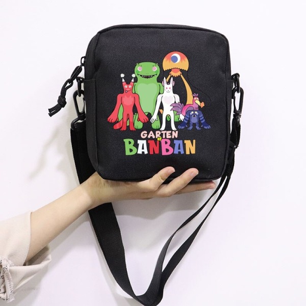 Ny Garten of Banban Printing Skolväska Perifer Sned väska Liten fyrkantig väska Sned ryggsäck med en axel för pojkar och flickor black01