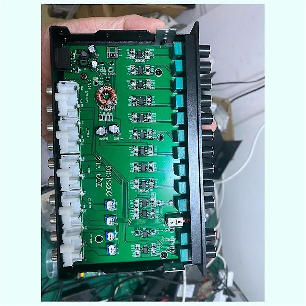Auto Cube 9-kaistainen graafinen taajuuskorjain digitaalinen autostereo -EQ9 täysi sarja auton vahvistimen taajuuskorjain A:lla