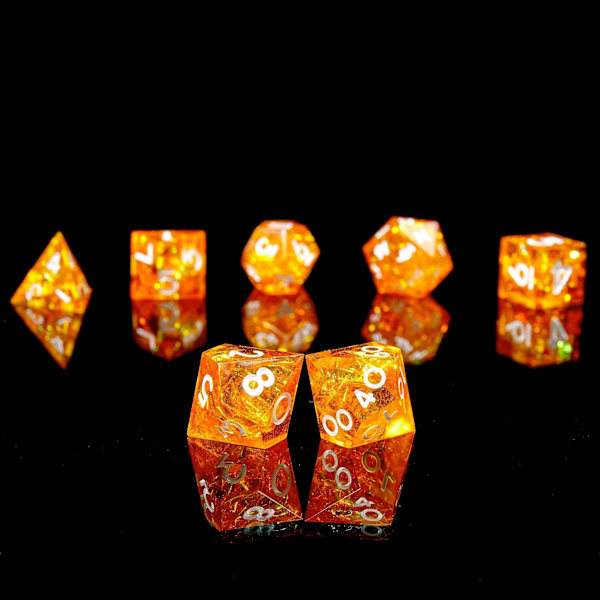 Nya modeller 7 stycken, orange harts vita nummer skarpa kanter tärningar lämpliga för rollspel RPG DND Pathfinder brädspel polyedriska tärningar