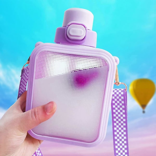 Kawaii-vesipullo, söpöt neliönmuotoiset vesipullot pillillä, kannettava matkavesikuppi säädettävällä hihnalla ja satunnaisella tarralla toimistoon, kouluun, lahjaksi