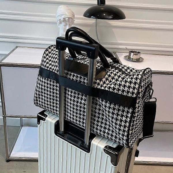 Resväska Duffel Stor Kapacitet Dam Fitness Sportväska Torr och Våt Lyx Handbagage Väska Kvinnlig Designer Weekendväska Resa