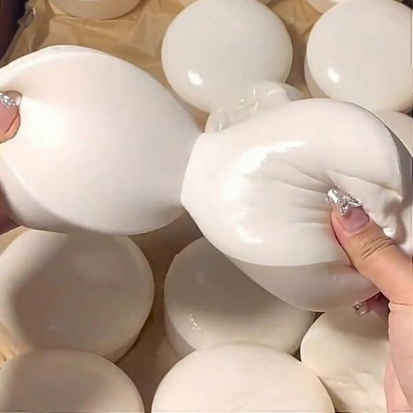 Mælkebudding Squishy Legetøj, Langsom Rebound Blødt Brødkage Design, Sensorisk Klemme Fidget til Børn Voksne Festgave Belønning Nyhedsgave 2pcs