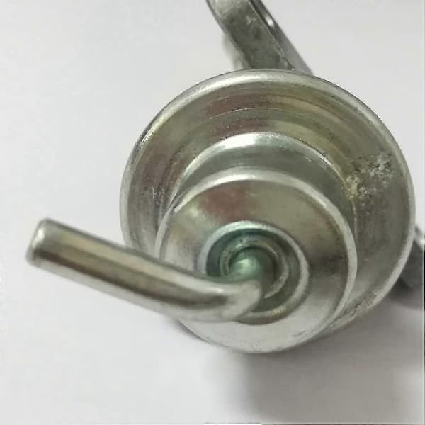 16740--J32 Drivstofftrykkregulator For 2001-2006 Cbr600F4I