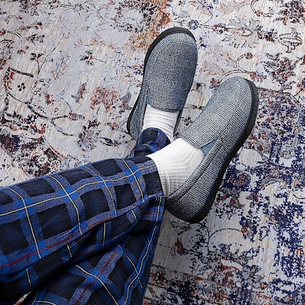 Uudet miesten yksiväriset slip-on loaferit - Erinomaisesti hengittävät ja erittäin mukavat - Liukuestepohja ulkoiluun - Tyylikäs ja kestävä miesten kenkä