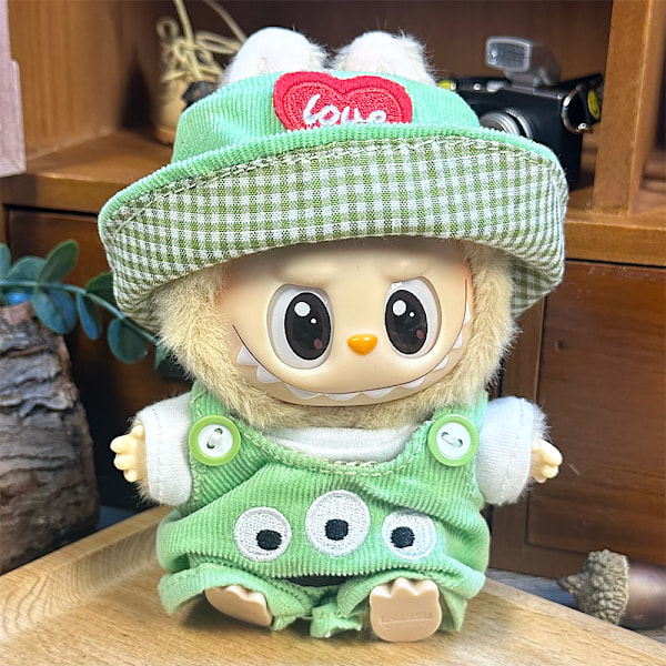 Sommerudsalg Labubu dukkeklæder første generation anden generation blind box Labubu dukkeklæder (kærlighedshat + T-shirt + overalls) Treögd monster