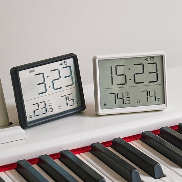 8218 Tynn og lett magnetisk veggmontert LCD-temperatur elektronisk digital klokke (hvit)