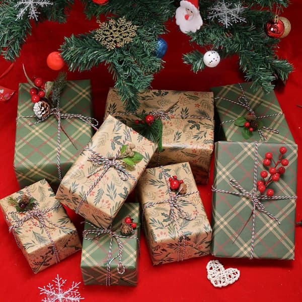 Omslagspapper - Julklapp med figurer 43 x 300cm 2 rullar för barn Kraft D_yu