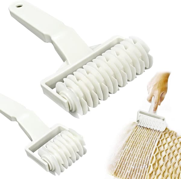 Deigrullekuttersett, 2-delt plastgitterkuttere med sklisikre håndtak for baking, hvit, 19,5 x 12 cm