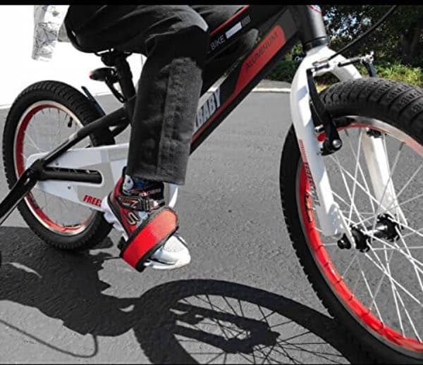 Nylon cykelpedalstropper, 1 par rød, justerbare tåclips til racer- og universalpedalmontering