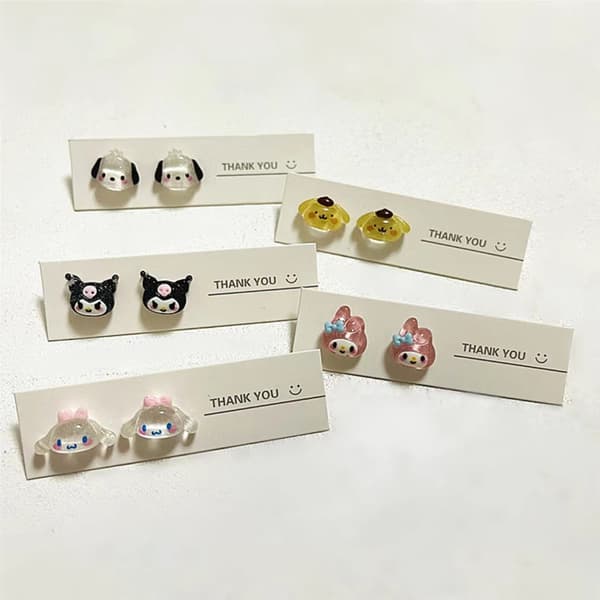 Sanrio øreringe Kuromi Cinnamoroll My Melody Pompompurin A7