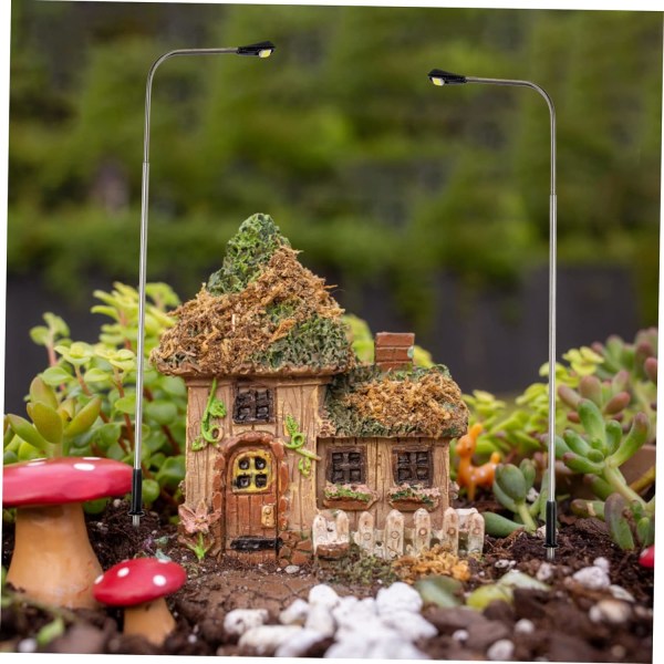 4st Micro Landscape Garden Dollhouse Lights Mini Metal Gatulampor Miniatyr Gatulampa Stolpe Dockhus Tillbehör Barn Lekset Rostfritt