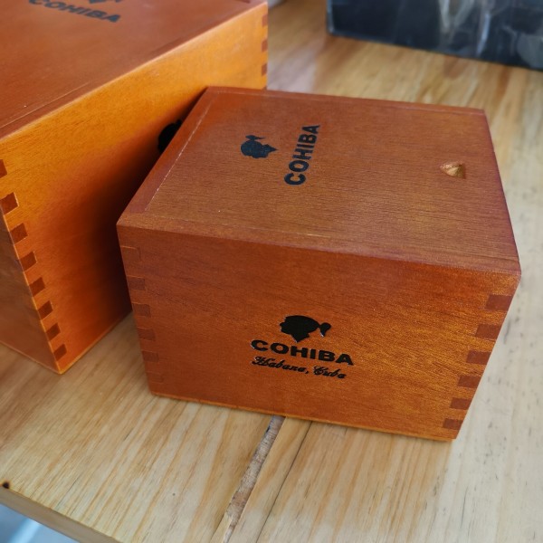 Kubansk Cigarrförvaringslåda 25 CTS Robustos SUPREMOS Cohiba