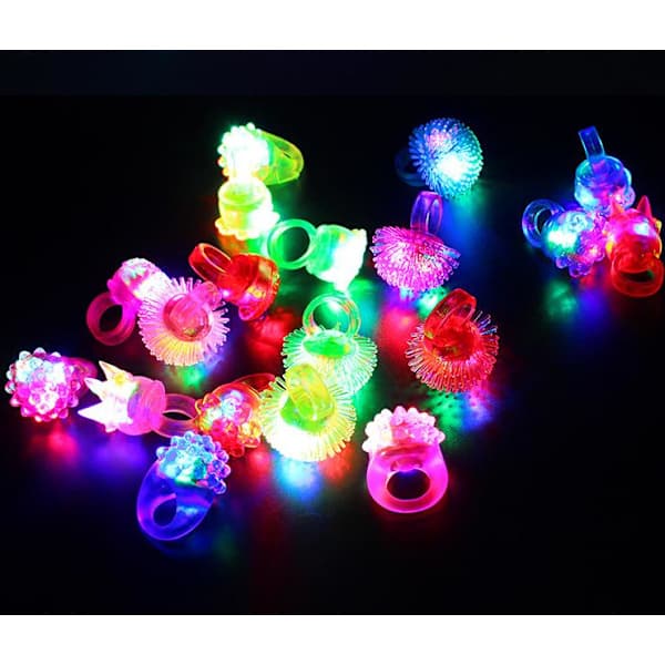 24-pakning LED diamantringer som lyser opp LED-ringer som gløder og blinker (tilfeldig stil)