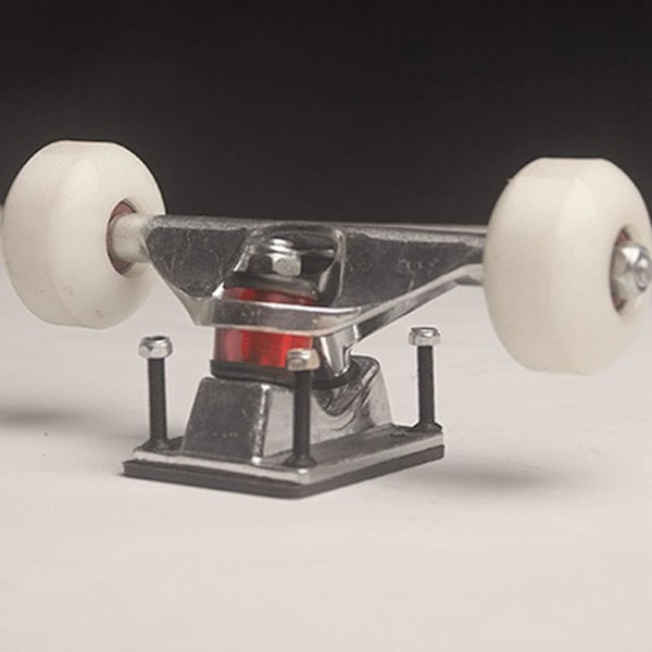 2 sæt skateboardhjul aluminiumlegering skateboard trucks gummi firehjulet longboard dele cruiser, sølv