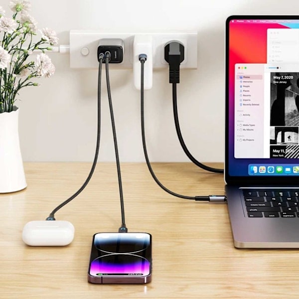 Selvklebende Holder for Multi-Socket Sokkel Hvit
