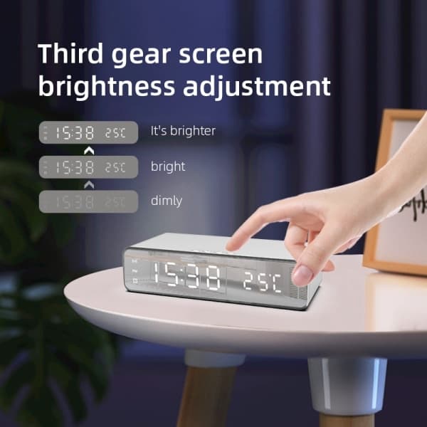 Digitalt LED Vækkeur med Trådløs Oplader/Termometer Sølv