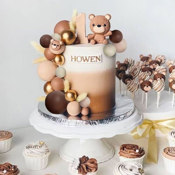 Boheme-inspirerede beige kagepynt, perfekt til babyshower, fødselsdage og bryllupper.