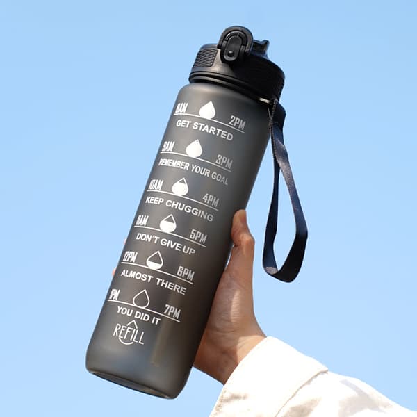 2-pack - 1-liters vattenflaskor med sugrör, svart