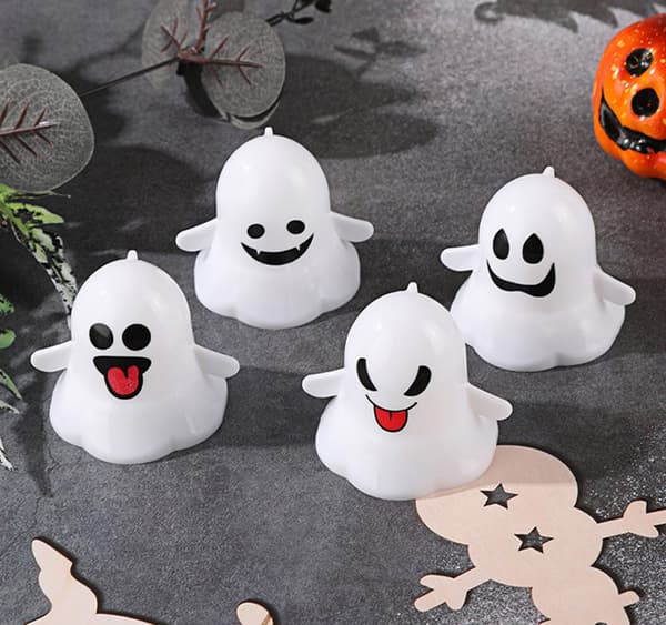 Søde Halloween LED-lys i spøgelsesdesign, dekorationssæt med 12 dele, farverige lys til festlig stemning