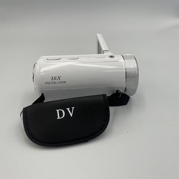 HD digitalkamera med vidvinkelobjektiv vit White