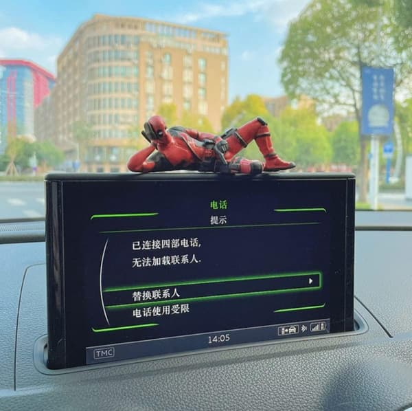 Bilens innvendige bakspeildekorasjon: morsom Deadpool anime-anheng/figur, biltilbehør til interiøret