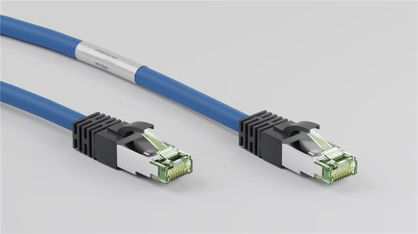 RJ45 (CAT 6A, 500 MHz) patchkabel med CAT 8.1 S/FTP råkabel, blå