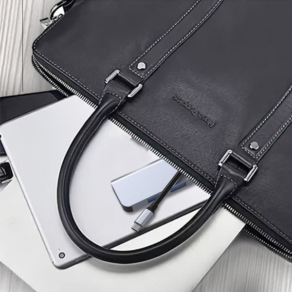 USB-keskitin - 1 USB 3.0 -portti ja 3 USB 2.0 -porttia