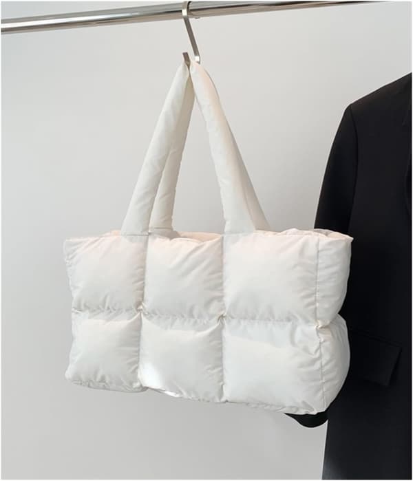 Stor kapacitet mjuk axelväska, dunbomullsväska, molnmönstrade crossbody-väskor, lämplig för höst och vinter.(Vit) white