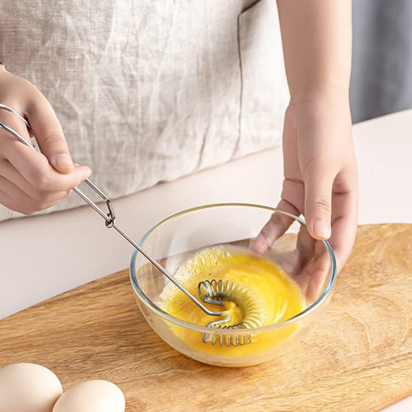 Mini spiral i rustfritt stål for blanding av melk og egg. Multifunksjonell oppbevaringspose for melk og egg.