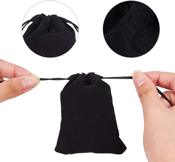 50 stycken presentpåsar i sammet med dragsko, smyckespåsar, bröllopsgåvor, godispåsar, svart, 9 × 7 cm