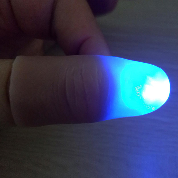 LED Fingerlysringe Glødende Magiske Finger Blinkende Close Up Finger Trick