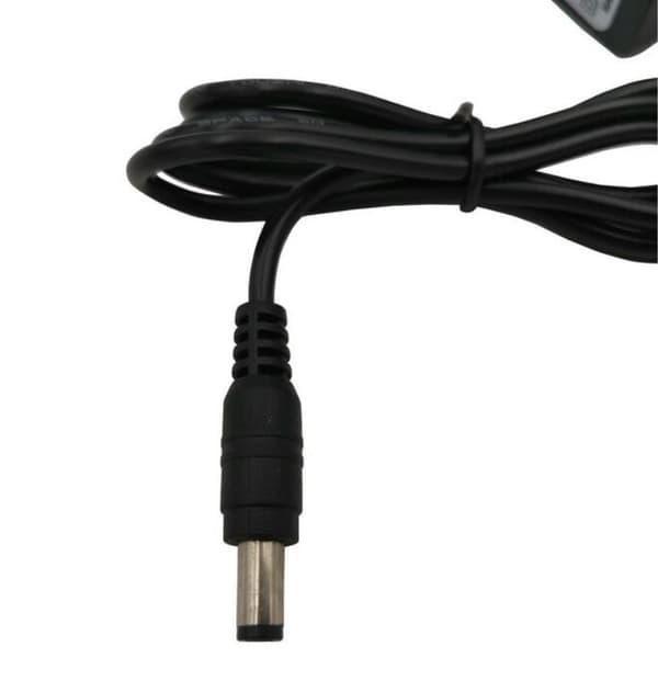 1 stk. oplader - 5V2A strømadapter