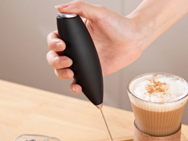 Mini-mælkeskummer med stativ - Elektrisk piskeris til kaffe