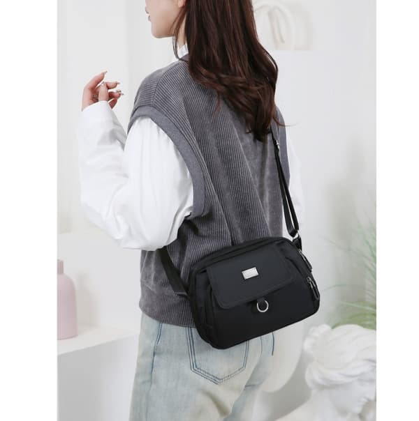 Stilfuld 2025 Crossbody-taske i nylon til kvinder Sort