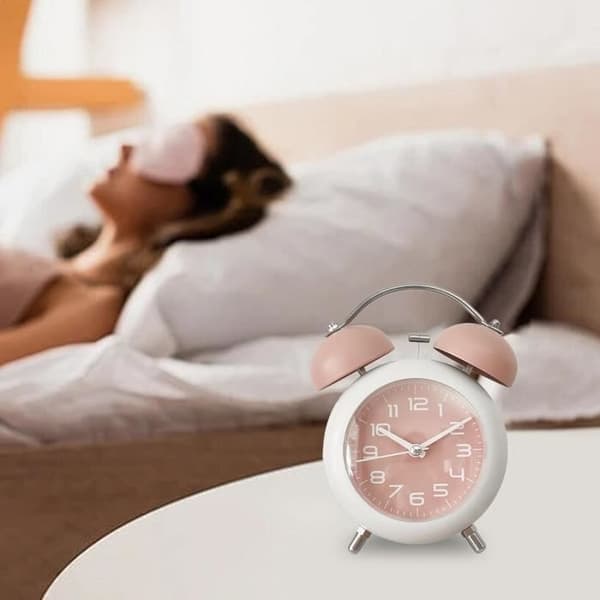 Silent Non-Ticking Analog Alarm Clock, Portable Travel Alarm Clock, Snooze Function, Retro Desk Clock, Electronic Mechanisms