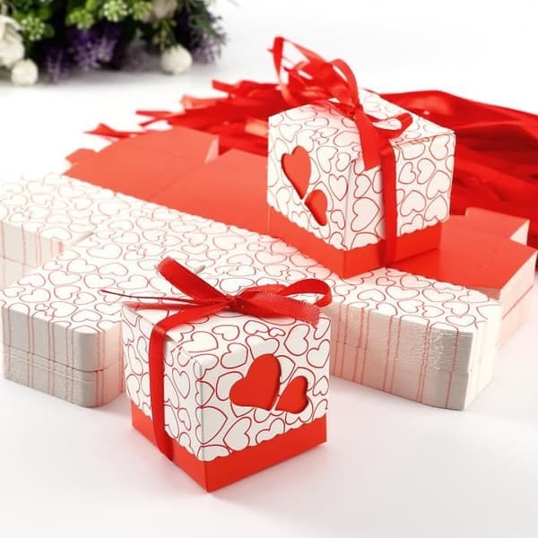 Presentaskar - 100 stycken - 250g kartong - Röd - 5x5x5 cm