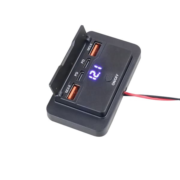 Bil USB-lader med spenningsbryter 4-porter dobbel QC dobbel PD