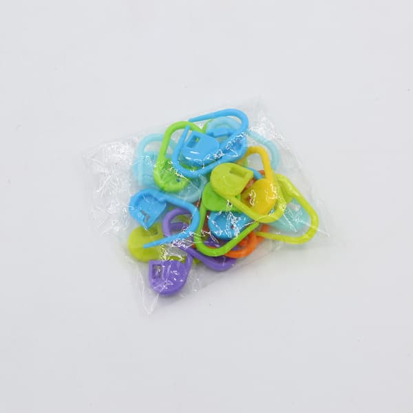 Crochet Set (33 pieces) with Crochet Hooks, Markers, Measuring Tape