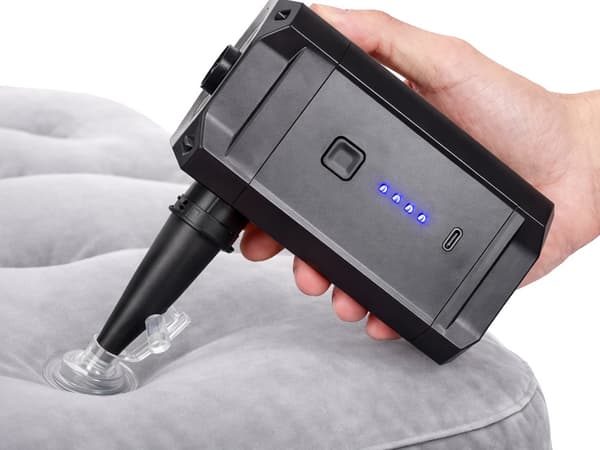 Electric pump battery operated 3 nozzles LED