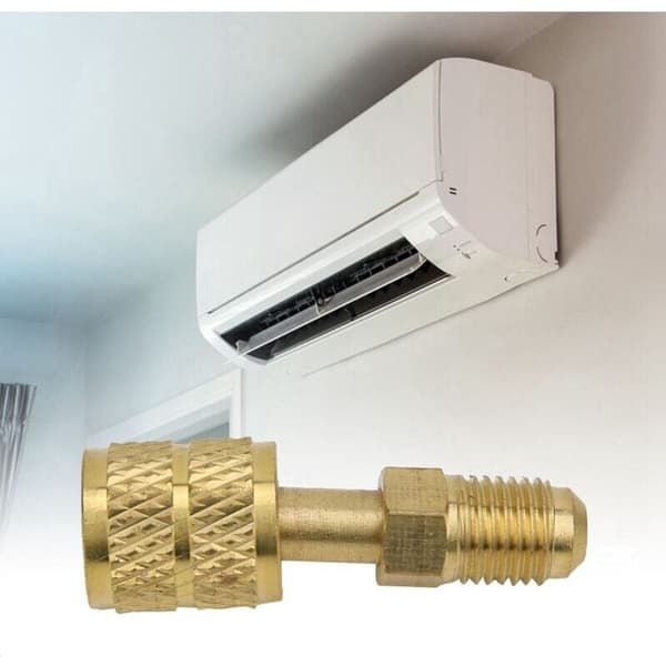 Messingadapter R410. 1/4\" han til 5/16\" hun. Påfyldningsslange til pumpning. Høj kvalitet. Ny