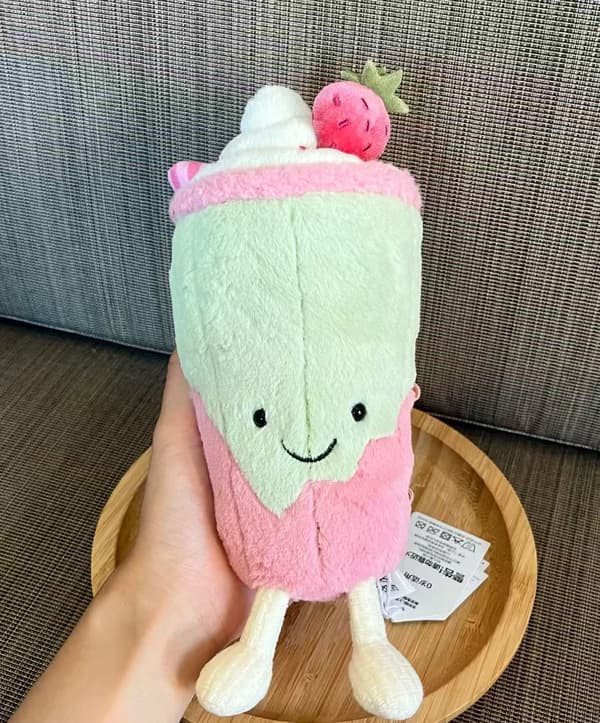 Jellycat Shanghai Exclusive Berrity Latte (Mansikkamatcha-latte)