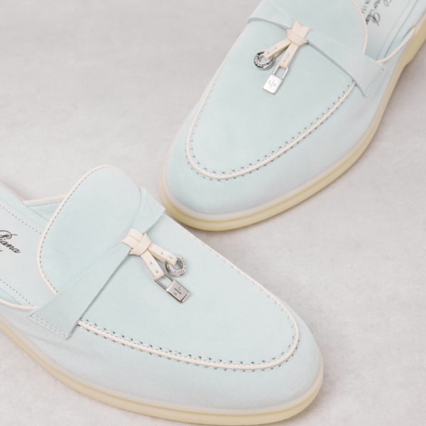 LORO PIANA Charms Walk utsmyckade mockasiner i mocka Light Blue 43