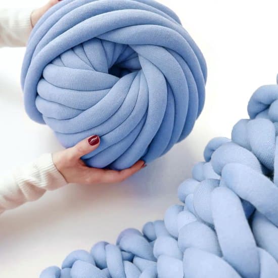 Chunky garn til armstrik – perfekt til at lave kæmpe rørformede hækletæpper – DIY håndstrik – strikkede puder – vaskbart chunky rørformet garn