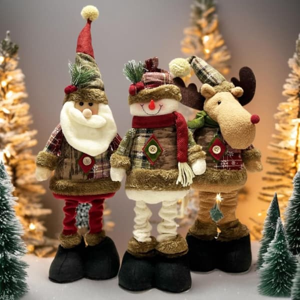 Stora stående julfigurer, bordsdekorationer, julgrans- och spiselprydnader. Set