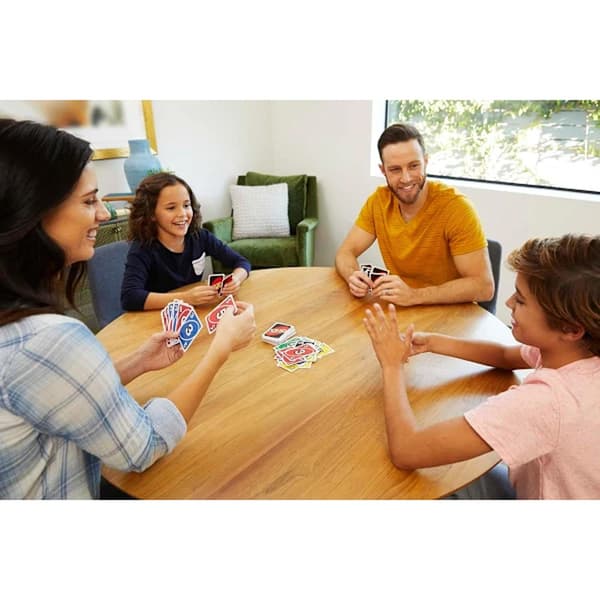 Mattel Games UNO: Klassisk kortspill