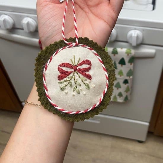 12 stk. broderisett for julepynt – Håndbrodering av julepynt – Håndbrodering av julepynt for nybegynnere