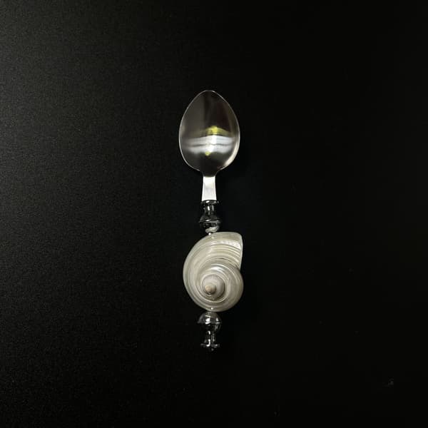 Moonlight Conch Elegant dekorerad rostfritt stål set gafflar skedar och knivar för hemservering