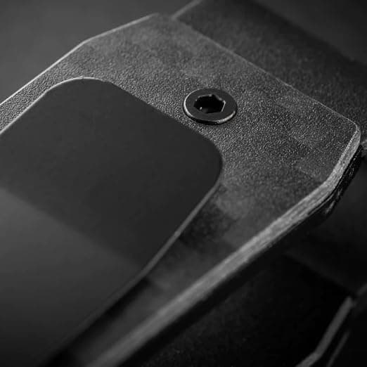 Kompakt nyckelorganisator i metall med kompass – minimalistisk nyckelring