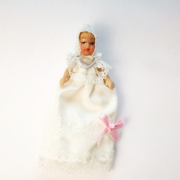 Miniatyrdocka i keramik 1/12 Rörlig böjbar miniatyrdocka modell med klänning för dockhustillbehör